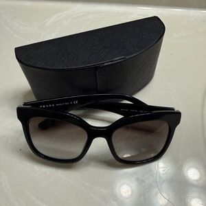 Prada Early 2010s Women's Black Sunglasses
